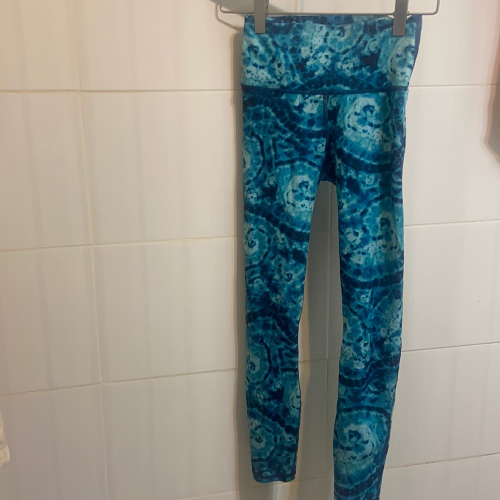 fabletics aqua tye dye leggings